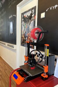 Nechybí ani 3D tiskárna