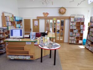 Vstupní prostor s výpůjčním pultem