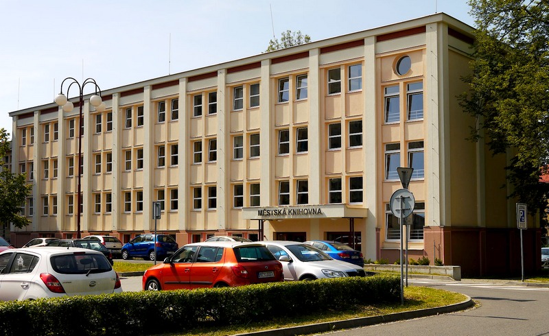 Ústřední budova knihovny na ulici Svornosti